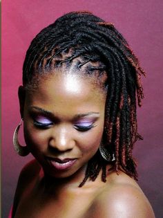 Short Dreadlock Styles for Black Women Black Women Dreadlocks, Short Dreadlocks Hairstyles, Short Dread Styles, Dreads Short Hair, Short Dreadlocks, Women With Dreadlocks, Dreadlocks Styles, Short Dreadlocks Styles