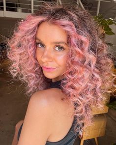 Pink Balayage, Ombre Curly Hair, Hair Color Rose Gold, Fun Hair, Curly Waves, Balayage Brunette, Dye My Hair, Hair Painting, Cool Hair Color