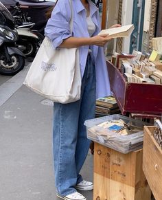 Korean Oversized Shirt Outfit, White T Shirt Outfit Korean, Korean Outfits Oversized Shirt, Denim Shirt Outfit Korean, White Button Down Shirt Outfit Korean, Uniqlo Women Outfit, Smart Casual Work Outfit, Semi Casual