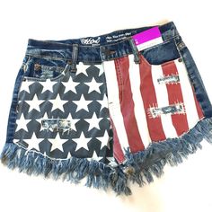 Mossimo Flag Stars & Stripes High Rise Short Shorts Nwt Nos Factory Distressed Still Has Partial Tag On Waist Patriotic American Flag High Rise Shorts Stars & Stripes Tag 4 / 27 Approx Flat Lay Waist: 14.5" Outseam: 10.5" Inseam: 2.5" Rise : 9.5" 100% Cotton Machine Wash Cold Tumble Dry Low 27 Cutoff Cotton Shorts For 4th Of July, Cotton Cutoff Shorts For 4th Of July, Trendy High Waist Bottoms For 4th Of July, Cotton American Flag Print Shorts For 4th Of July, American Flag Cotton Bottoms For 4th Of July, Patriotic Flag Print Bottoms For 4th Of July, Blue Patriotic Bottoms For 4th Of July, Patriotic Blue Bottoms For 4th Of July, Americana Cotton Jean Shorts For 4th Of July