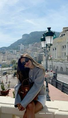 It Girl Fashion Aesthetic, Italy Summer Fashion 2024, Insta Photo Ideas Travel, Travel Influencer Aesthetic, Rich Girl Instagram, Monaco Fits, Ootd Picture Ideas, Monte Carlo Outfit, Europe Aesthetic Outfit