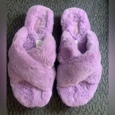 Nwob Koolaburra By Ugg Womens Lilac Fuzz-It Criss Cross Strap Slippers Size 7. These Are Brand New. The Bottom On The One Shoe Has A Slight Mark Due To Storage Please See Photo. Beautiful And Comfy Slippers!!! Purple Slippers, Ugg Womens, Comfy Slippers, Koolaburra By Ugg, Photo Beautiful, Cross Straps, Womens Uggs, Christmas Presents, Criss Cross