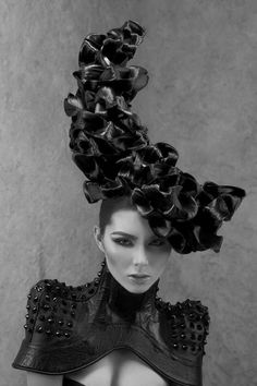 Strangely compelling, Clothes - Mother of London Photo- Sean... Avant Garde Hair, Couture Hairstyles, Editorial Hair, Extreme Hair, Fantasy Hair, Hair Shows, Creative Hairstyles, Artistic Hair, Crazy Hair