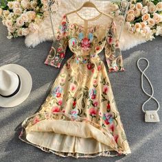 Office Dress Women, Floral Office, Office Dress, Work Place, Embroidery Floral, Womens Fashion Inspiration, Office Dresses, Spring Dress, Daily Look