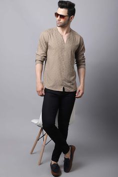 Casual Long Sleeve Beige Kurta, Casual Beige Long Sleeve Kurta, Beige Long Sleeve Casual Kurta, Casual V-neck Kurta For Spring, Casual Linen Kurta Tunic, Casual Linen Tunic Kurta, Short Kurta For Men, Kurta Top, Short Kurta