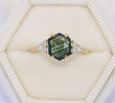 Green Sapphire Engagement Ring Rose Gold, Sapphire Engagement Ring Gold, Crane Wedding, Trendy Engagement Rings, Hexagonal Ring, Custom Made Engagement Rings, Parti Sapphire