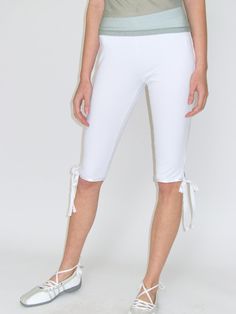 Composition : POLYESTER 84% SPAN 16%Color : WHITECountry of Origin : KOREA No Frills, Capri Pants, Capri, Composition, Leggings, The Originals, Clothes For Women, Pants, White