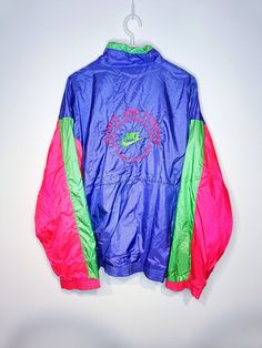 Defects visible in the photos. Condition 9/10 Length 72cm Width 63cm Retro Style 90s, Nike Vintage, Retro Mode, Vintage Nike, Windbreaker Jacket, Style Retro, Old School, Zip Ups, Retro Fashion