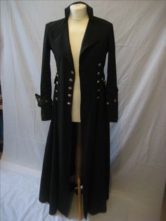 Mantel aus dem Musikvideo Ghosttown von Madonna Duster Coat, Lingerie, Dresses