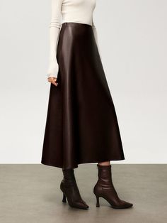 Pleated Faux Leather Midi Skirt Elegant Brown Leather Skirt, Service Outfits, Leather Long Skirt, Long Skirt Winter, Faux Leather Midi Skirt, Long Coats, Leather Midi Skirt, Plain Style, Long Midi Dress