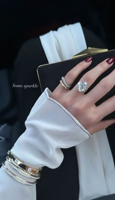 Jeweler Aesthetic, Jewelry Business Aesthetic, Rich Vibes Aesthetic, Rich Girl Jewelry, Kardashian Jewelry, Luxury Jewelry Aesthetic, Diamond Ring Aesthetic, Diamonds Aesthetic, Moodboard Fashion