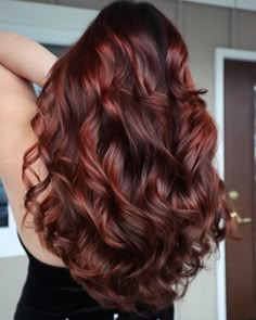 Shiny Ruby Red Balayage Wigs 100% Real Human Hair for Caucasian Women Pinkish Brown Hair, Light Red Hair, Light Auburn Hair, Red Hair Looks, Shades Of Red Hair, Red Ombre Hair, Reddish Brown Hair, Red Blonde Hair, Red Balayage