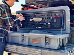 Mobil Off Road, Truck Bed Storage, Tactical Truck, Overland Gear, Truck Storage, Tactical Gear Loadout, Truck Camping, Truck Stuff