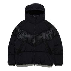 Nike Sporty Puffer Jacket For Fall, Sporty Nylon Sport Coat For Winter, Nike Athleisure Outerwear For Winter Sports, Nike Sportswear For Cold Weather, Winter Sportswear Puffer Jacket For Streetwear, Winter Sporty Nylon Sport Coat, Sporty Puffer Jacket For Sports, Sporty Puffer Jacket With Pockets For Sports, Sporty Down Outerwear For Winter Sports