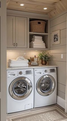 Kitchen Life Hacks, Pantry Laundry Room, Dream Laundry Room, Laundry Room Closet, Mudroom Laundry Room, Laundry Room Layouts, Laundry Room Renovation, Laundry Room Ideas, Laundry Room Bathroom