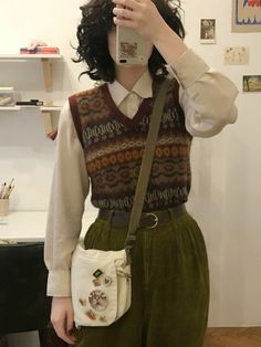 Aesthetic Outfit Reference, Sarah Core Aesthetic Outfits, Eccentric Grandpa Style, Hippy Academia, Vintage Sweater Outfit, Goblincore Aesthetic Outfits, Cottagecore Outfits