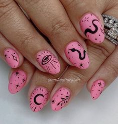 Simple Snake Nails, Witchy Valentines Nails, Pink Witch Nails, Pink Witchy Nails, Witch Nails Short, Halloween Nails Simple Short, Snake Nails Designs, Nail Art Moon