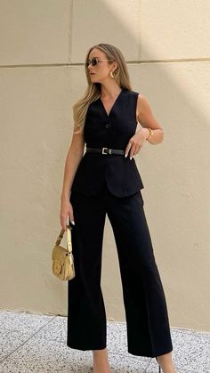 Old Money Fashion, Female Office, Money Fashion, Professional Outfits Women, Classy Work Outfits, Looks Chic, Work Outfits Women, Work Wardrobe, Professional Outfits