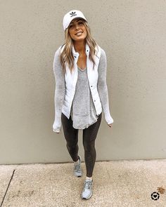 Vegas Outfit, Athleisure Outfits, Ladies Dress Design, Fall Winter Outfits, Leggings Fashion, Outfits Casuales, Outfits With Leggings, Latest Fashion For Women