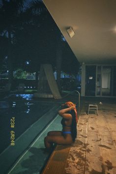 Pool Picture Ideas Instagram Black Women, Pool Pictures Black Women, Night Swimming Pictures Pool, Pool Aesthetic Black Women, Black People Tattoos, Black Woman In Hot Tub, Selfie Photography, Creative Instagram Stories, Star Girl