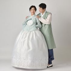 Traditional Fitted Hanbok For Weddings, Traditional Fitted Wedding Hanbok, Wedding Hanbok With Long Sleeves, Wedding Hanbok With Long Sleeves And Fitted Style, Fitted Long Sleeve Wedding Hanbok, Beautiful Hanbok, Wedding Hanbok, Hanbok Wedding, Visit Seoul