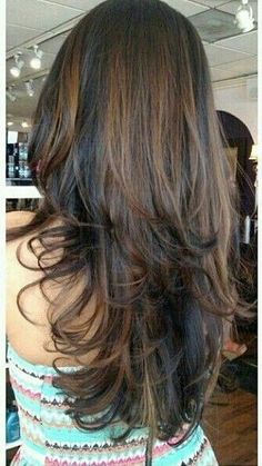 Brown hair, black highlights, layers, mid-back length, long hair. Highlights For Morena Skin, Types Of Highlights For Hair, Wavy Hair Highlights, Brown And Black Hair