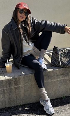 Chic Sporty Outfits, Sofia Richie Grainge, Trendy Caps, Fashion Trend Forecast, Chic Winter Outfits, Sincerely Jules, Sofia Richie, Gym Style, Athleisure Outfits