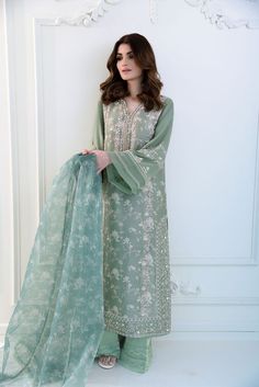 Rano Simple Dress Casual, Pakistan Dress, Pakistani Women Dresses, Pakistani Wedding Outfits, Desi Fashion Casual, Pakistani Fancy Dresses, Pakistani Dresses Casual, Beautiful Pakistani Dresses, Salwar Kamiz