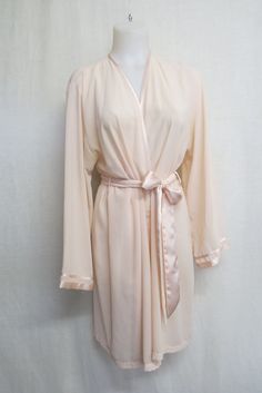 "Pink Satin and Chiffon Short Robe What a piece of Luxury! High end...Jones New York Many lovely details Words don't really do this beautiful garment justice...so elegant... FABULOUS semi sheer easy care polyester Excellent condition Classic kimono style Sweeping and Roomy Large/XL Length 37\" Bust 44\" 60\" circumference at hem Shoulder 18\" Kimono sleeve 16\" from underarm Beautiful and Chic (like you!) https://www.etsy.com/shop/BelindasStyleShop" Black Nightgown, Mode Kimono, Chiffon Shorts, Kimono Style, Womens Robes, Kimono Sleeve, Kimono Fashion, Pink Satin, Lingerie Sleepwear