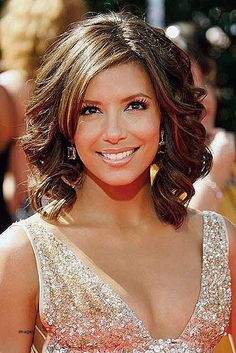 Midlength Hairstyles For Wedding, Wedding Hairstyles For Medium Hair Down Mid Length, Mother Of The Bride Hair 2023, Mother Of The Bride Hair Medium Over 50, Mother Of The Bride Hairstyles Over 50 Mom Wedding Hairs, Curls For Medium Hair, Peinados Elegantes Sueltos, Mother Of The Bride Hairdos, Bride Hair Down