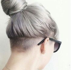 Gray Silver Hair Color, Female Undercut Long Hair, Gray Silver Hair, Silver Hair Color Ideas, Haircut Undercut, Undercut Haircut, Undercut Long Hair, Undercut Women, Silver Hair Color