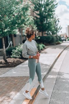 Fall Activewear, Workout Clothes Cheap, Leggings Outfit Fall, Positive Morning, Look Legging, Legging Outfits