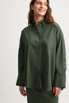 Oversized Linen Blend Shirt Green Shirt Aesthetic, Shirt Aesthetic, Business Outfit, Jeans Rock, Green Shirt, Green Blouse, Na Kd, Oversized Shirt, Linen Blend