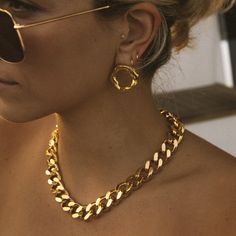 Aureum Collective, Jewelry Photography Styling, Necklace Outfit, Chunky Chain Necklaces, Chunky Jewelry, Jewelry Photography, Gold Chain Necklace