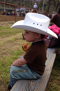 Let me out there I will ride! Cowboy Cute, Western Baby Names, Mexican Babies, Kid Lifestyle