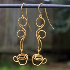 Coffee Earrings, Diy Wire Jewelry Rings, Coffee Earring, Wire Jewelry Earrings, Wire Jewelry Rings, Wire Wrapped Jewelry Diy, Wire Jewelry Designs, Earrings Wire, Diy Wire Jewelry