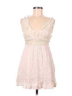 Le Lis Cocktail Dress Size: Medium Ivory Dresses - used. 100% RAYON, V Neck, Short, Sleeveless | Le Lis Cocktail Dress: Ivory Dresses - Used - Size Medium Ivory Cocktail Dress, Ivory Dresses, Cocktail Dress, Women Handbags, Size Medium, V Neck, Womens Dresses, Handbags, Dresses