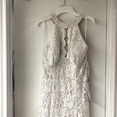 Ivory/Nude Size 8 Nightway (Nw) Brand Cream Floor-length Prom Dress, Cream Maxi Dress For Prom, White Sleeveless Gown With Lace Trim, White Bridesmaid Dresses With Lace Trim, Elegant White Maxi Dress With Scalloped Lace, White Scalloped Lace Dress For Prom, White Gown With Scalloped Lace, Elegant White Scalloped Lace Maxi Dress, White Sleeveless Lace Dress For Bridesmaids