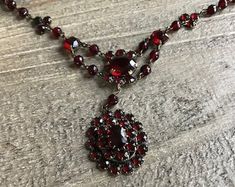 Antique Garnet Necklace, Victorian Bohemian, Deep Color, Period Jewelry, KH - Etsy Polska Vintage Round Necklaces With Stones, Victorian Jeweled Pendant Necklace, Victorian Jeweled Necklaces, Victorian Round Necklace With Jewels, Victorian Style Round Gemstone Necklace, Garnet Necklace Vintage, Handmade Victorian Red Necklace, Victorian Garnet Jewelry Gift, Period Jewelry