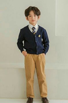 Kindergarten Uniform Ideas, School Clothes Boys, Boy School Uniform, Kindergarten Uniform, Kids Formal Wear, School Uniform Kids, School Uniform Outfits