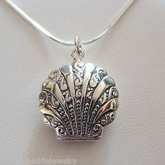 Vintage Pendant Necklace For Beach, Silver Engraved Necklace For Beach, Elegant Silver Necklace For Beach, Silver Shell Jewelry With Lobster Clasp, Silver Shell-shaped Jewelry With Lobster Clasp, Necklaces Wire, Seashell Locket, Silver Earrings Outfit, Shell Locket