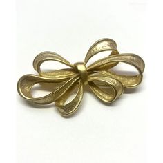 Vintage Gold Bow Ribbon Brooch Pin. Vintage gold pin in shape of bow. Gold brooch pin. JH37H. Ribbon Brooch, Gold Mask, Angel Earrings, Floral Ribbon, Gold Brooch, Bow Ribbon, Gold Pin, Vintage Ribbon, Bracelet Earring Set