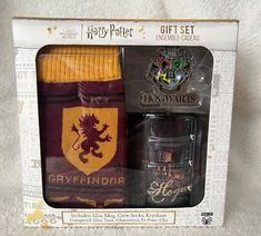 the harry potter gift set includes socks and mugs