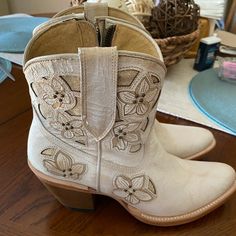 Cute And On Trend Western Booties! Worn Only Around Home! Shoes Western, Western Booties, White Cream, Western Boots, Shoes Heels Boots, Cream White, Shoes Women Heels, Heeled Boots, Shoes Heels