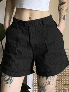 Punk Summer Outfits, Denim Cargo Shorts, Punk Shorts, Grunge Shorts, Black Cargo Shorts, Chunky Belt, Shorts Aesthetic, Off Duty Outfits, Fest Outfits