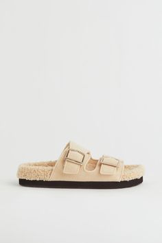 Slippers - Light beige - Ladies | H&M GB H&m New Collection, Faux Fur Sandals, Fur Sandals, Ballerina Slippers, Chic Summer Outfits, Black Slippers, Soft Slippers, Faux Fur Slippers, Felted Slippers