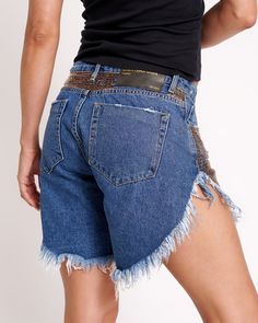 Denim Knee-length Shorts With Belt Loops, Frayed Hem Festival Shorts, High Waist Denim Festival Shorts, Festival Shorts With Frayed Hem, Denim Jean Shorts For Festival, Festival Jean Shorts With Frayed Hem, Trendy Cutoff Jean Shorts For Festival, Trendy Short Jeans For Festivals, Trendy Short Length Festival Jeans