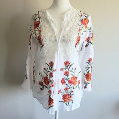 Top Is New (With Tag As Shown) I Do See A Very Small Light Mark On The Front Which Does Not Show On A Photo Stunning Lightweight Linen Top From Boston Proper Colorful Floral Embroidery Lace At Chest Tasseled Long Flared Sleeves With Embroidery And Lace Side Zip Fastening Brand Boston Proper Size Xs Measurements All Measurements Are Approx. Chest 17.5” (35”) Length 26” Outer Sleeve 19” Material 100% Linen Care Machine Wash Color White Background With Colorful Embroidery And Ivory Lace Condition New To Help With The Speed Of Your Delivery I Mail Day Of Payment Or Next Business Day, Usually In The Morning. Plea Summer Long Sleeve Top With Floral Embroidery, Summer Embroidered Long Sleeve Top With Lace Trim, Summer Long Sleeve Embroidered Top With Lace Trim, Spring Festival Floral Embroidered Top, Casual Embroidered Top With Lace Trim For Spring, Spring Vacation Embroidered Top With Embroidered Hem, Spring Vacation Blouse With Embroidered Hem, Spring Vacation Embroidered Top, Spring Tunic Tops With Embroidered Hem