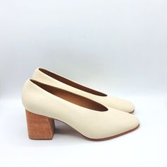 Huma Blanco Leather Salvador Pumps Cream Excellent Condition! Like New! Shoes Women Heels, Shoes Heels, Like New, Pumps, Conditioner, Women Shoes, Cream, Heels, Leather