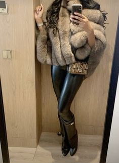 Classy Coat Outfit, Fly Classy Outfits, Fall Outfits Women Baddie, Winter Outfits Luxury, Black Fits Aesthetic, Classy Winter Outfits Black Women, Fur Winter Outfits, Givenchy Shark Boots Outfit, Fur Coats Outfit